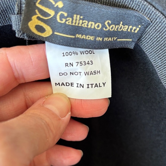 Galliano Sorbatti Black Felt Hat with Subtle Gold Logo main image 4